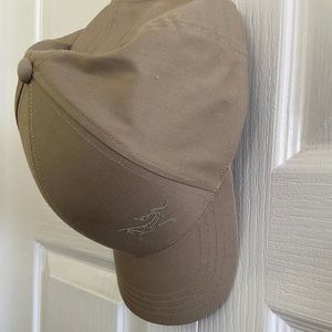 Arc’teryx hat